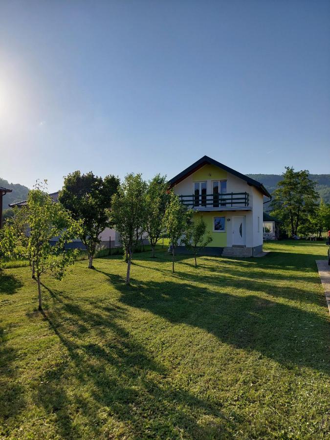 La Reina Una Bihac Exterior photo