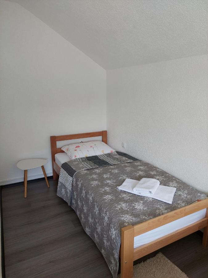 La Reina Una Bihac Exterior photo
